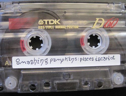 The Smashing Pumpkins recopilaron caras b y demos en Pisces Iscariot.