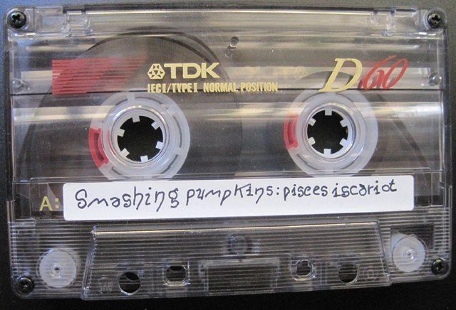 The Smashing Pumpkins recopilaron caras b y demos en Pisces Iscariot.