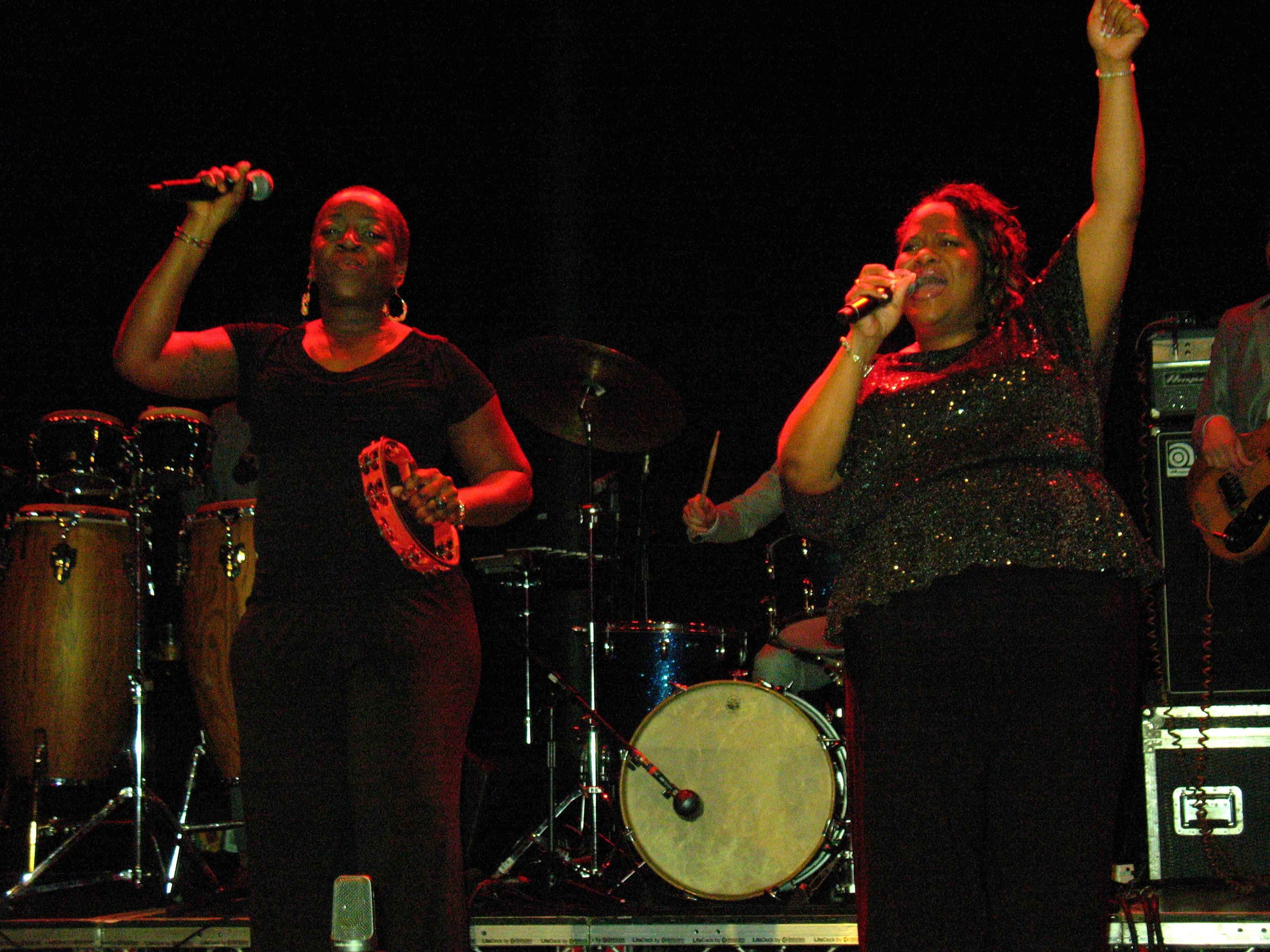 The Dapettes and Sharon Jones live in Roundhouse London