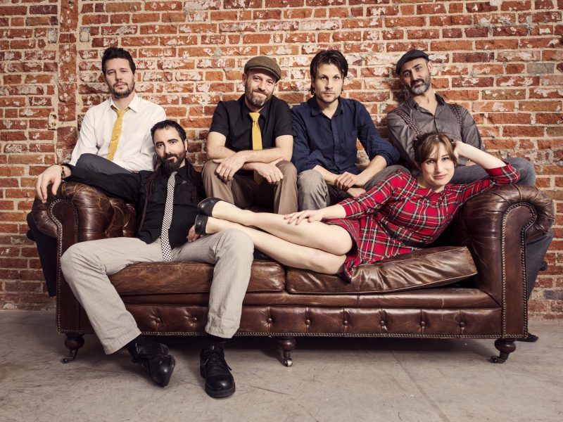 Cromática Pistona presentan Costa Brava en la Entrevista Chamberga